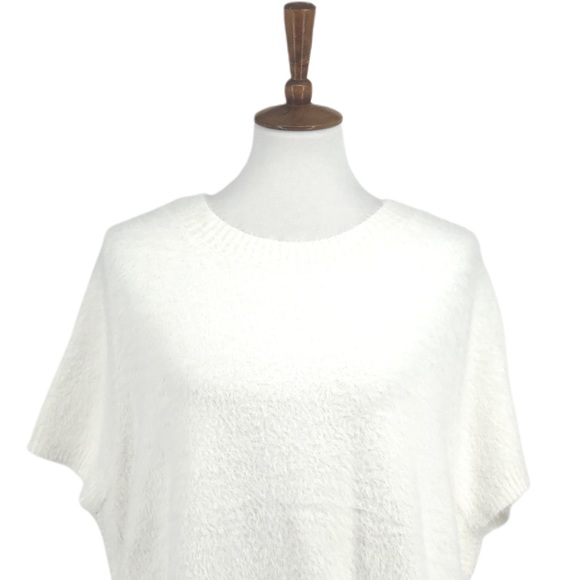Anthropologie White Marianna Eyelash 